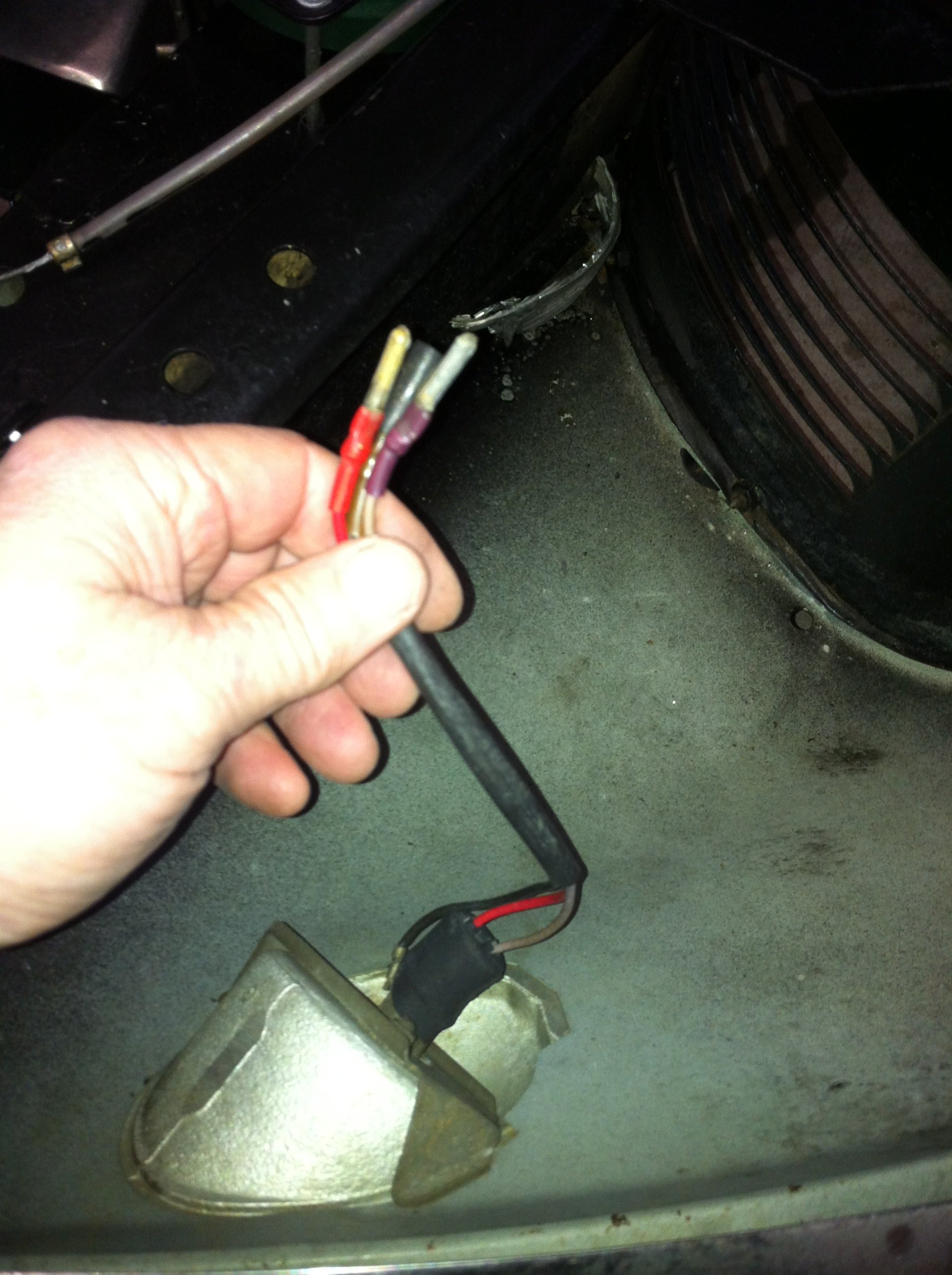 I install connector for the marker lamp