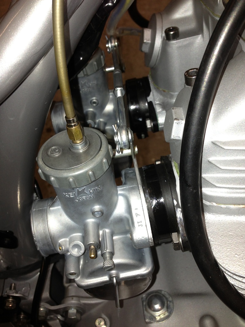Carb sync connection on SL350 Keihins Honda Twins